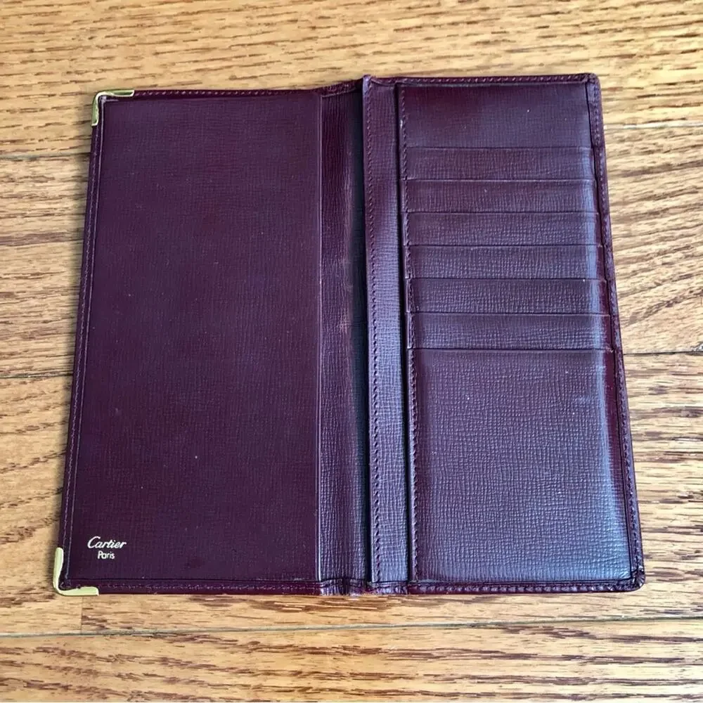 Cartier bifold mustline